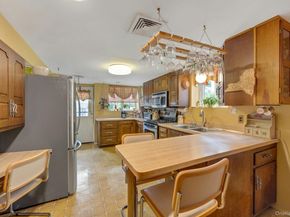 48 Elissa Lane, Yonkers NY 10710