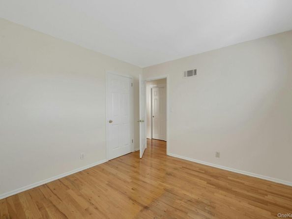 48 Elissa Lane, Yonkers NY 10710