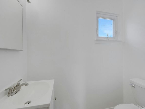 48 Elissa Lane, Yonkers NY 10710