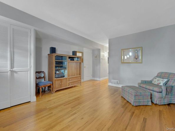 48 Elissa Lane, Yonkers NY 10710