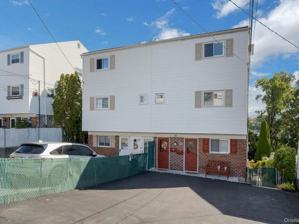 48 Elissa Lane, Yonkers NY 10710