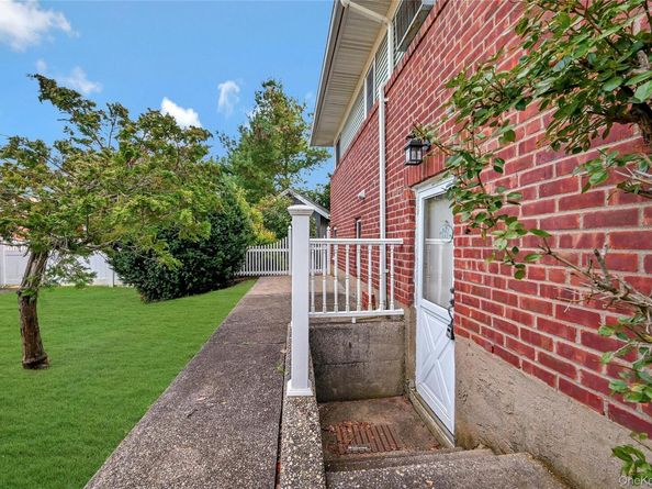 14 Genesee Drive, Commack NY 11725