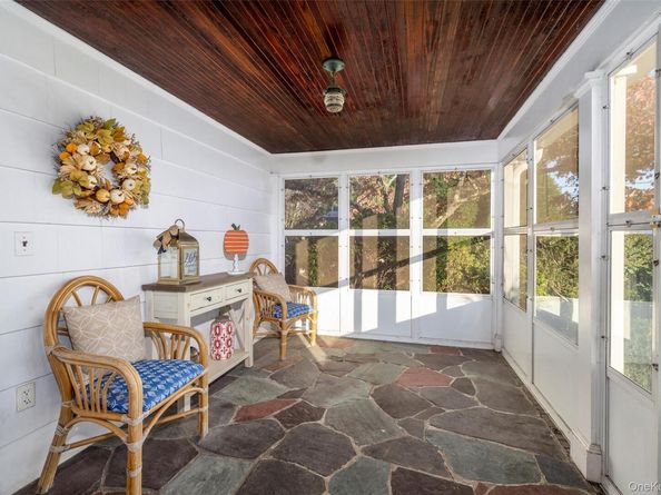 265 Raymond, Rockville Centre NY 11570