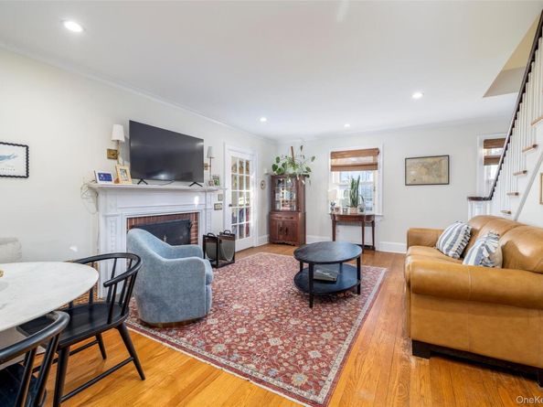 265 Raymond, Rockville Centre NY 11570