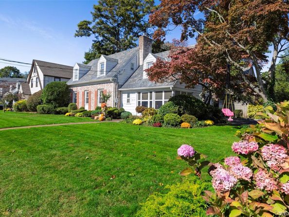 265 Raymond, Rockville Centre NY 11570
