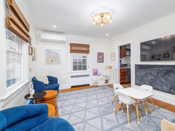 265 Raymond, Rockville Centre NY 11570