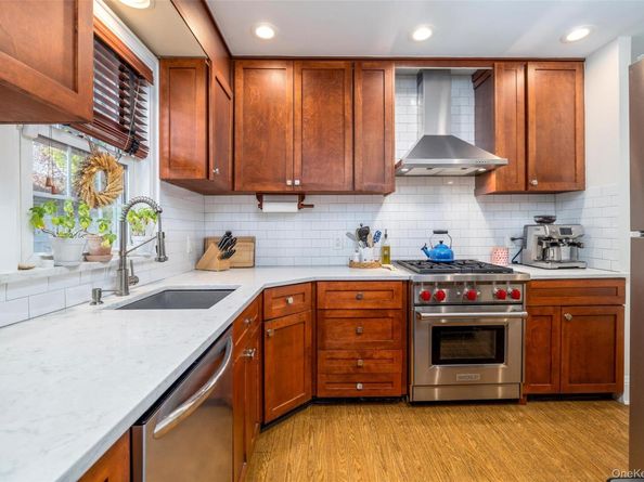265 Raymond, Rockville Centre NY 11570