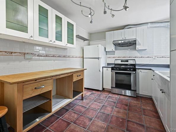 141-05 Northern Boulevard 7G, Flushing NY 11354