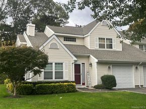 77 Mystic Circle, Bay Shore NY 11706