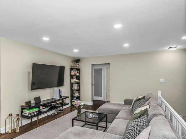 224-01 Kingsbury Avenue 2, Oakland Gardens NY 11364