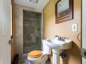 557 N Kings Avenue, Lindenhurst NY 11757