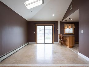 557 N Kings Avenue, Lindenhurst NY 11757