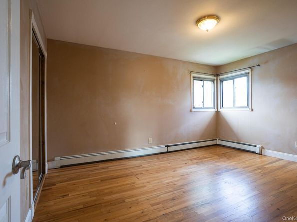 557 N Kings Avenue, Lindenhurst NY 11757