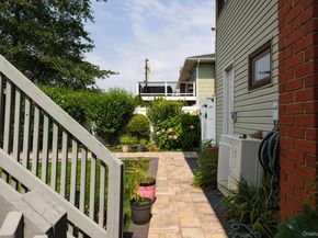 557 N Kings Avenue, Lindenhurst NY 11757