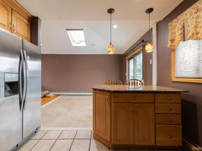 557 N Kings Avenue, Lindenhurst NY 11757