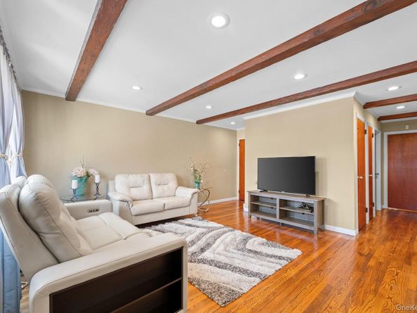 310 Miller Avenue, Freeport NY 11520