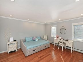 10 Burnham Lane, Dix Hills NY 11746