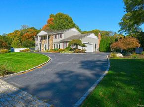 10 Burnham Lane, Dix Hills NY 11746