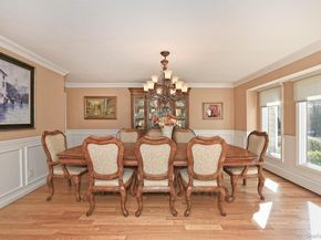 10 Burnham Lane, Dix Hills NY 11746