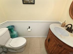 10 Burnham Lane, Dix Hills NY 11746