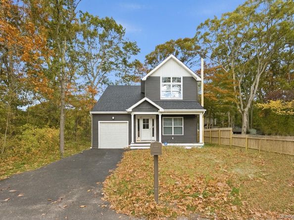 27 Pinewood Dr, Shirley NY 11967