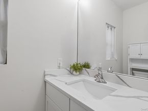 27 Pinewood Dr, Shirley NY 11967