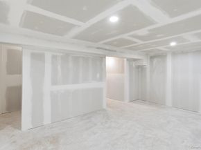 27 Pinewood Dr, Shirley NY 11967