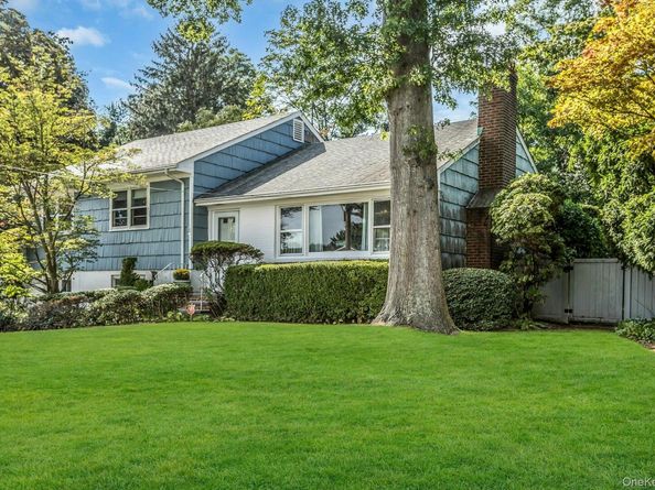 17 Church Street, Locust Valley NY 11560