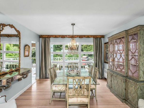 17 Church Street, Locust Valley NY 11560