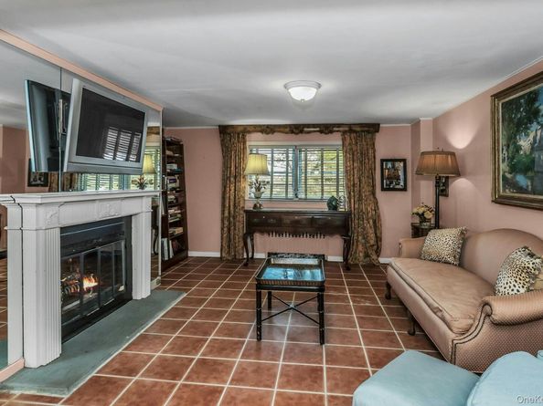 17 Church Street, Locust Valley NY 11560