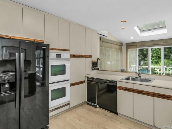 17 Church Street, Locust Valley NY 11560