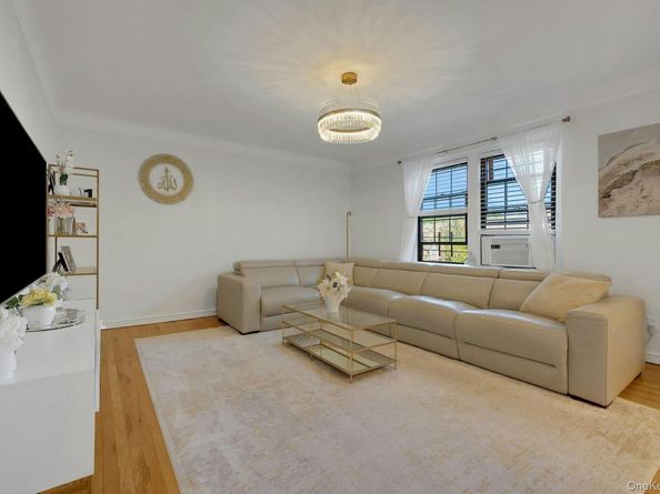 180 Garth Road 6E, Scarsdale NY 10583