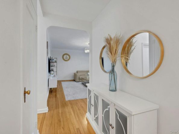180 Garth Road 6E, Scarsdale NY 10583