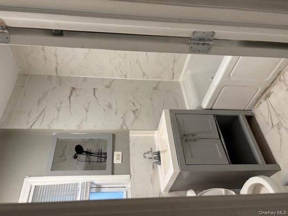 21511 111th Road, Queens Village NY 11429