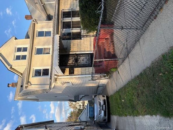 21511 111th Road, Queens Village NY 11429