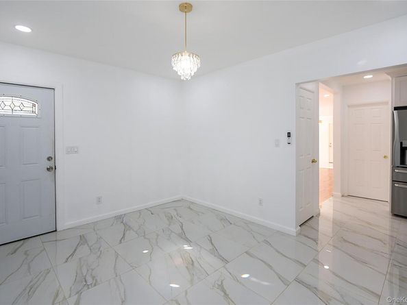 115 N Corona Avenue, Valley Stream NY 11580