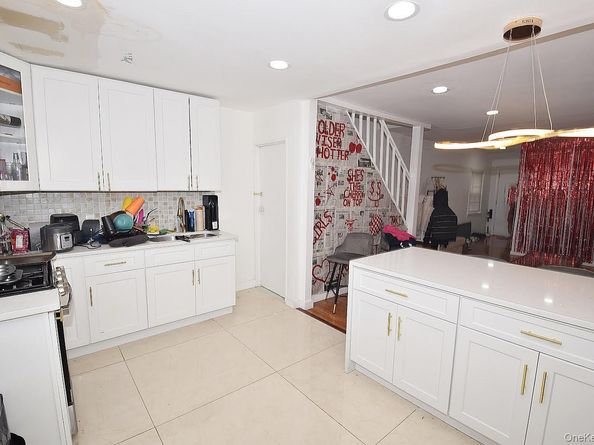 16414 81st Avenue, Jamaica Hills NY 11432