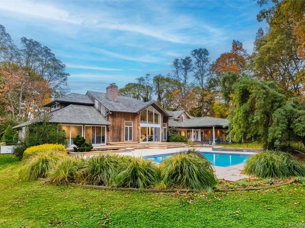 18 Golf Club Road, Saint James NY 11780