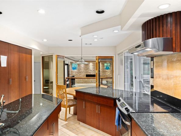 18 Golf Club Road, Saint James NY 11780