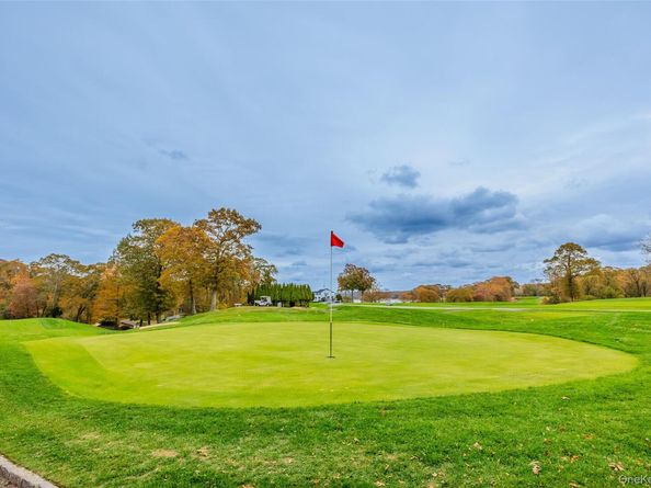 18 Golf Club Road, Saint James NY 11780