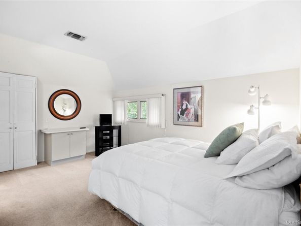 18 Golf Club Road, Saint James NY 11780