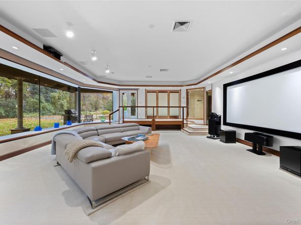 18 Golf Club Road, Saint James NY 11780