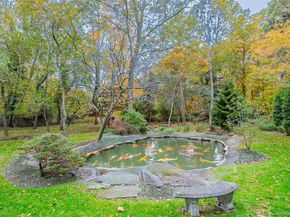 18 Golf Club Road, Saint James NY 11780