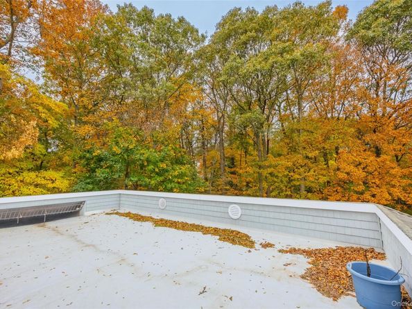 18 Golf Club Road, Saint James NY 11780