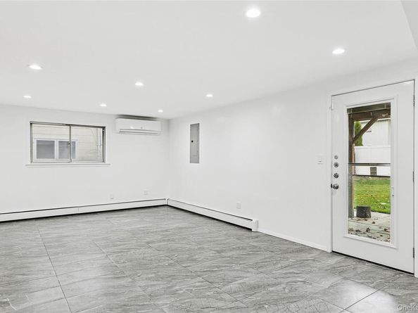 740 Eagle Drive, Valley Stream NY 11581