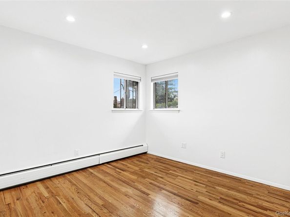 740 Eagle Drive, Valley Stream NY 11581