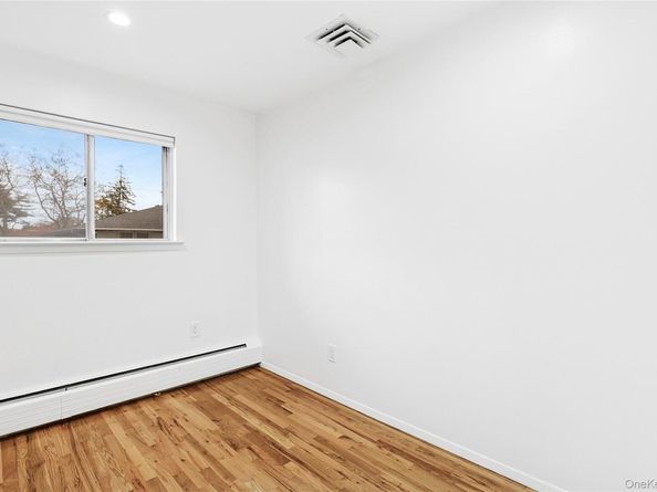 740 Eagle Drive, Valley Stream NY 11581