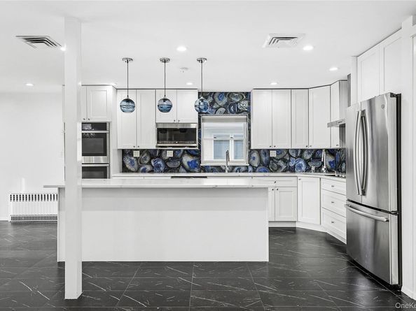 740 Eagle Drive, Valley Stream NY 11581