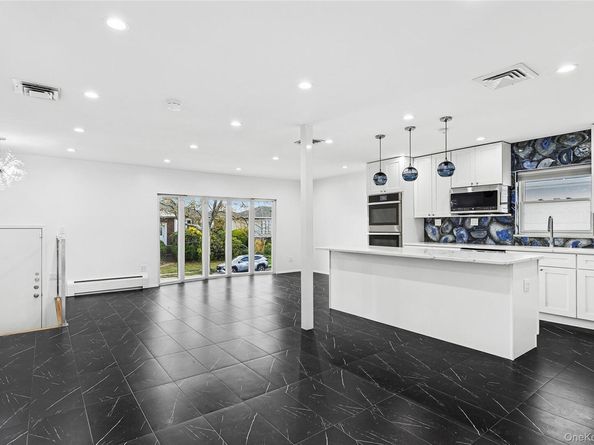 740 Eagle Drive, Valley Stream NY 11581