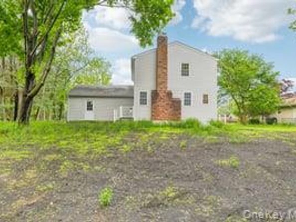8 Mill Lot Road, Middle Island NY 11953